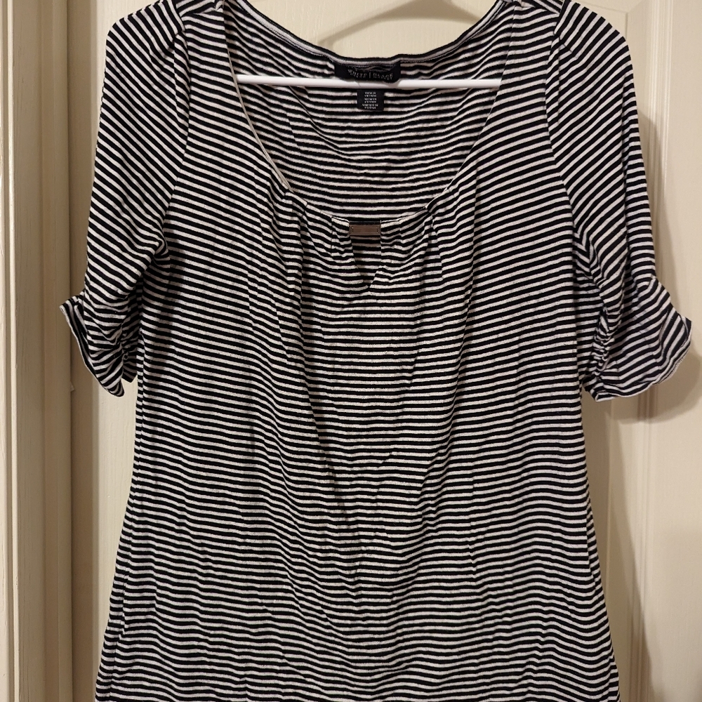 White House Black Market T shirt size M